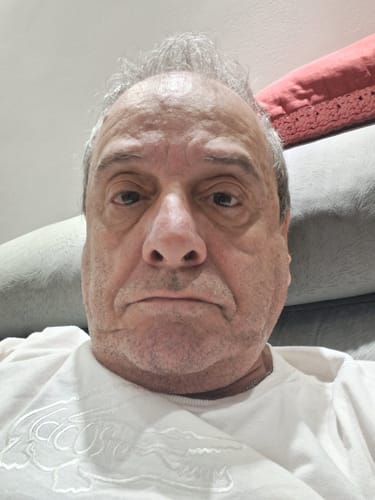 Avaliador em foto selfie para sua avaliação da Cesta Básica Araucária.