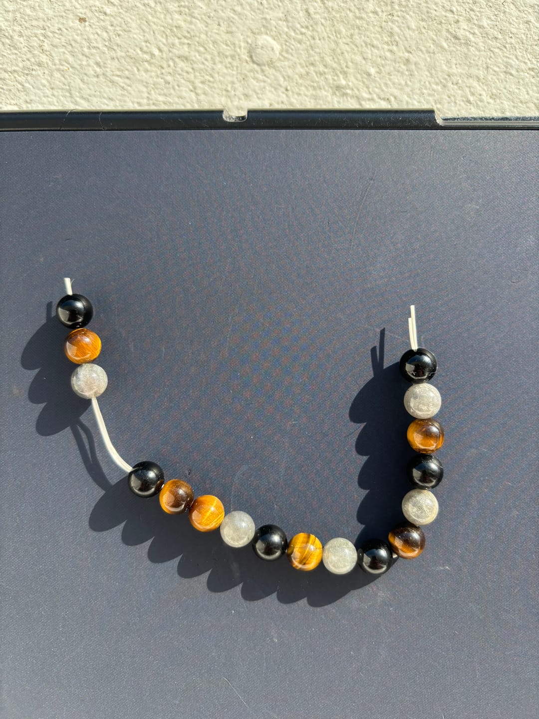 Customer photo review of Bracelet "Protection Ultime" en Tourmaline, Oeil de Tigre & Labradorite