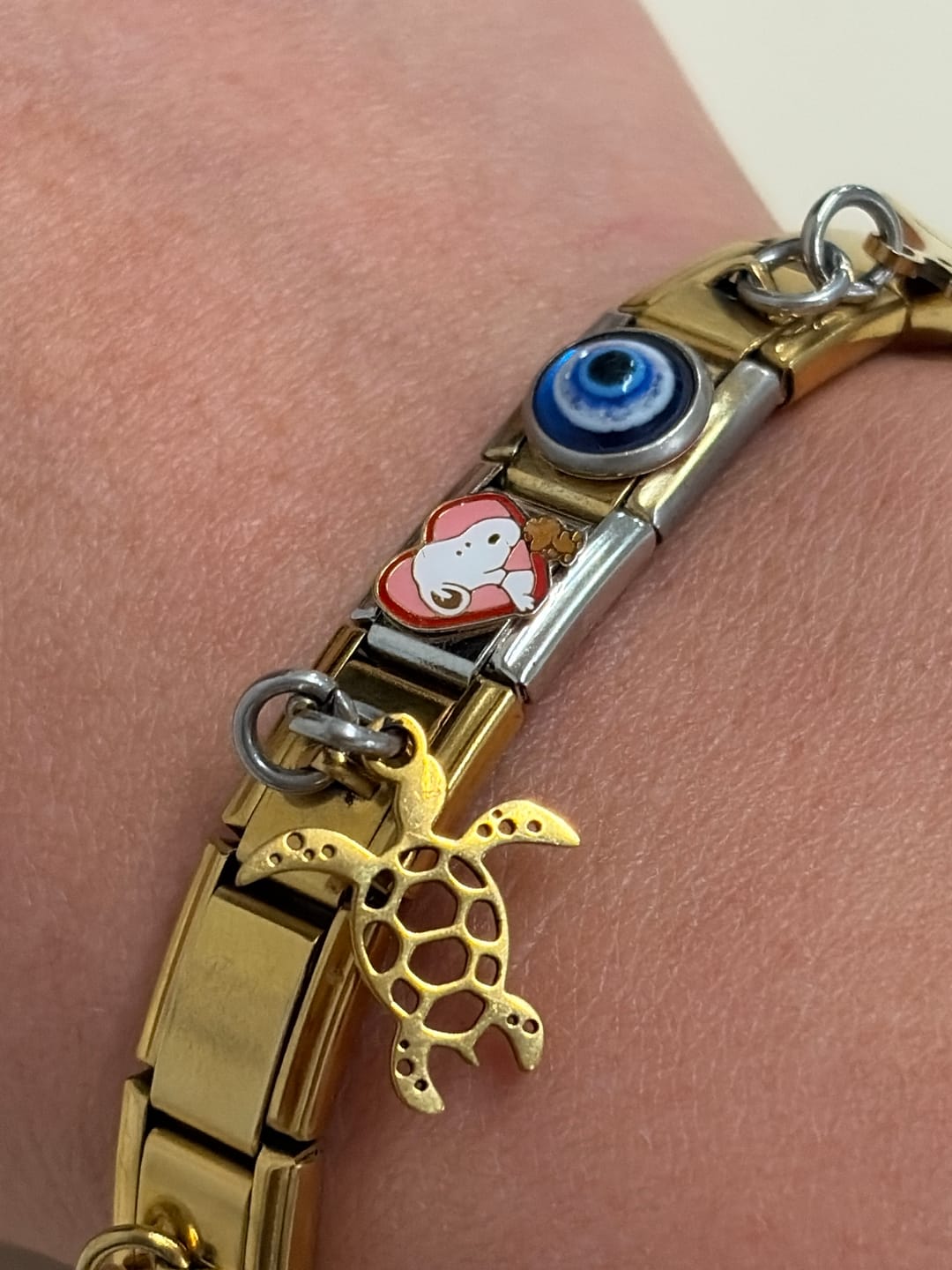Customer photo review of Charm Snoopy Corazón