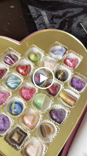 Customer video review of Everlasting Love Gift Box, 28 piece