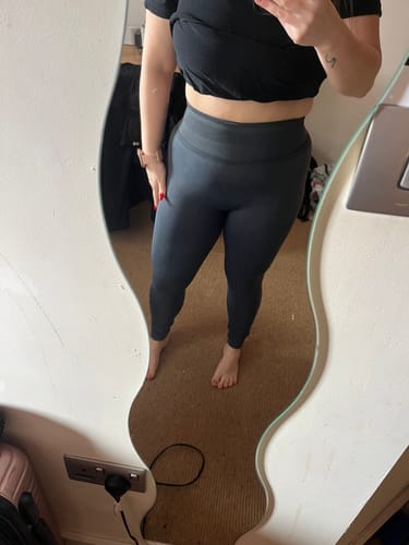 Customer photo review of The Zest Leggings