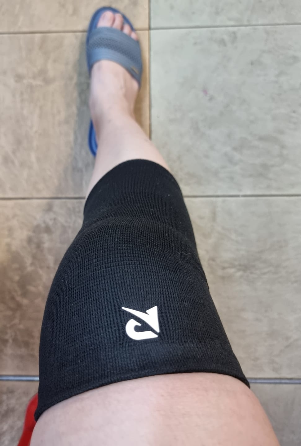 Customer photo review of Recovry™ V2 Kneesleeve