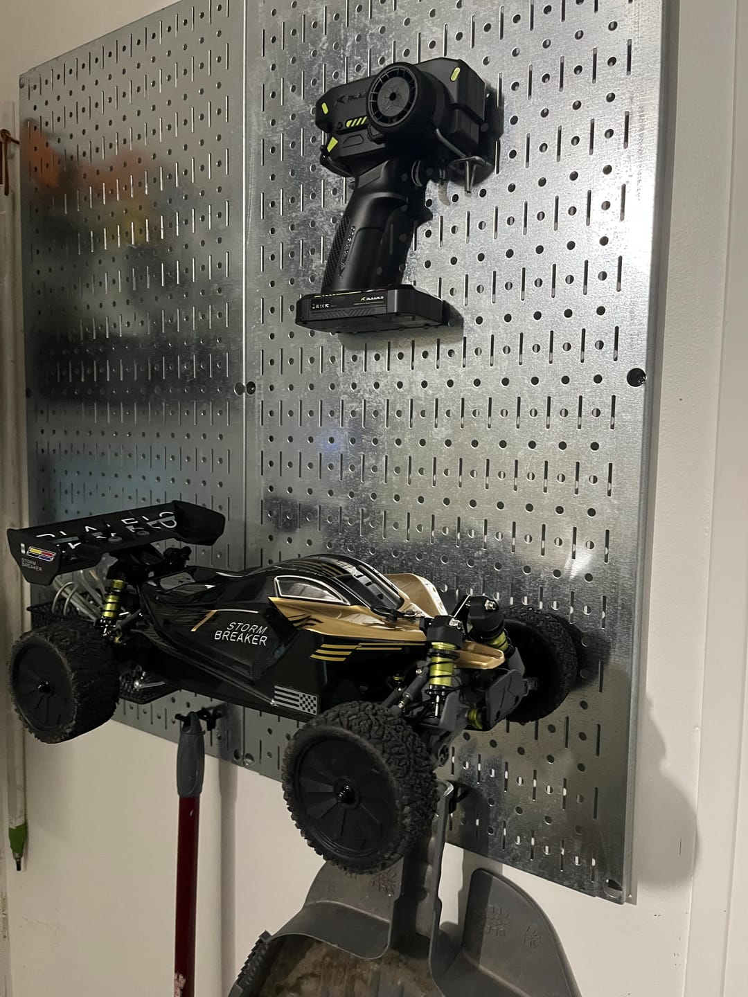 Customer photo review of Rlaarlo Storm Breaker 1/10 Carbon Fiber Brushless RTR 4WD Buggy | SBK10