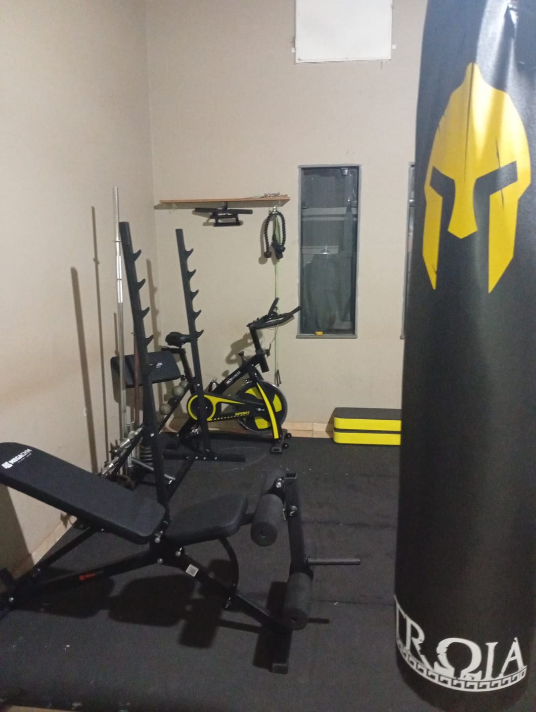 Customer photo review of Banco Regulável 10x1 com Cadeira Extensora + Scot + Rack Agachamento