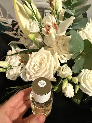 Customer photo review of Narotique Flower