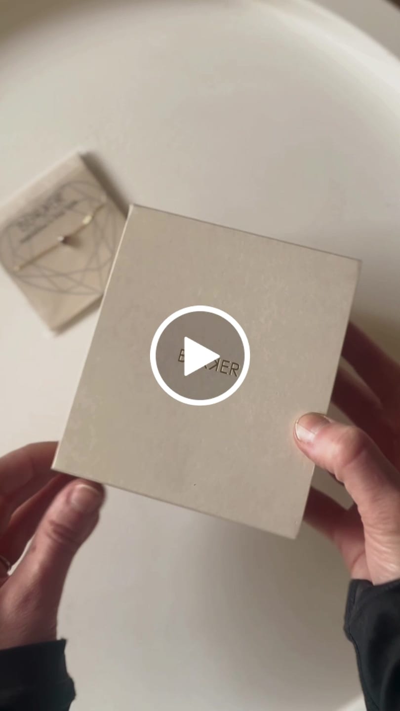 Customer video review of Diana Gold Burgundy