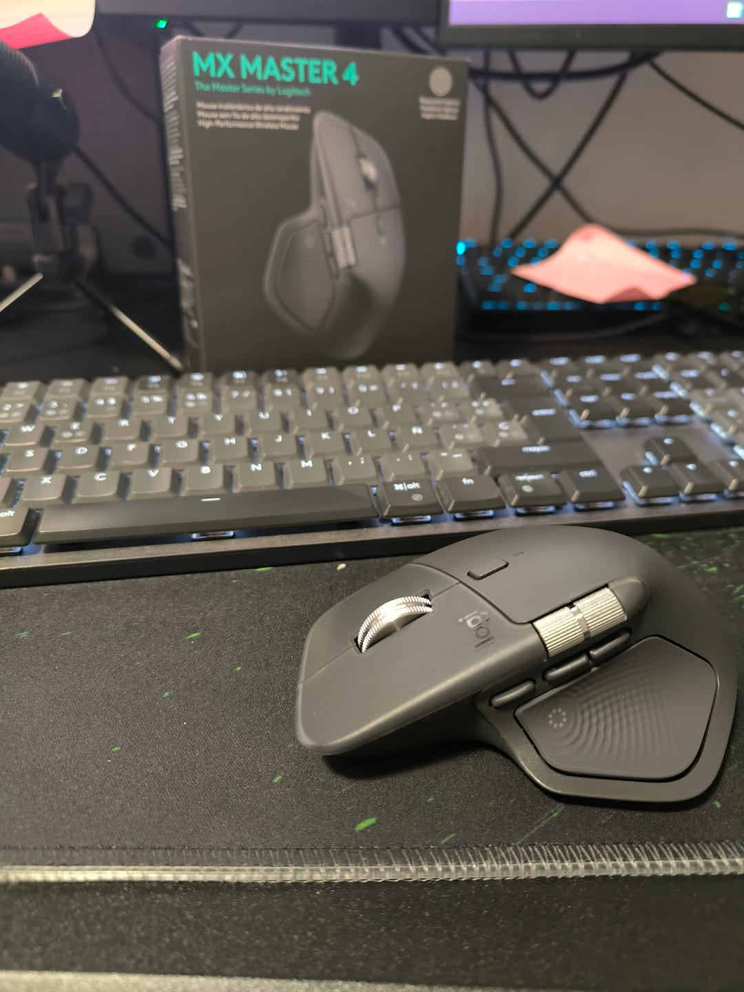 Customer photo review of Mouse Logitech MX Master 4 Grafito