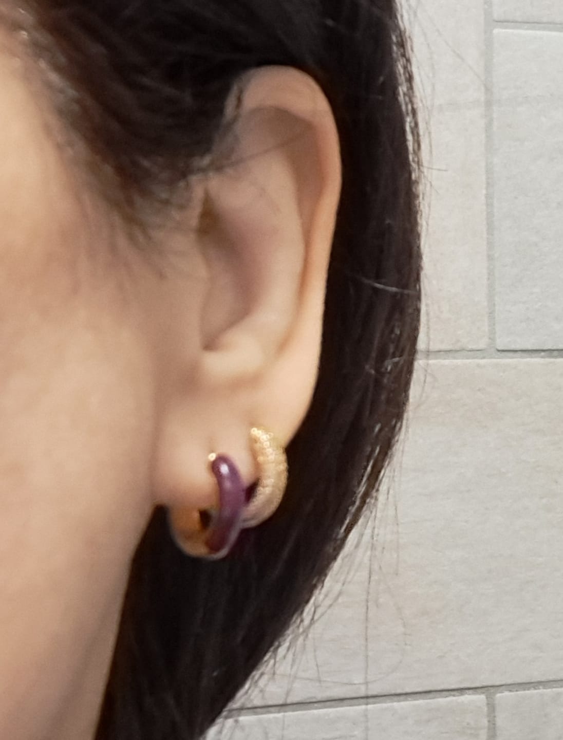 Customer photo review of Orecchino HOOP GEMS - Matcha