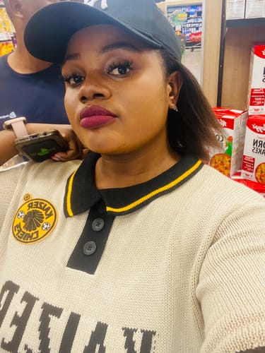 Customer photo review of Kaizer Chiefs Heritage 3 Button Polo Knit SS Ivory