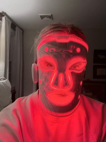 Customer photo review of INIA GLOW Wireless Red Light Therapy Mask
