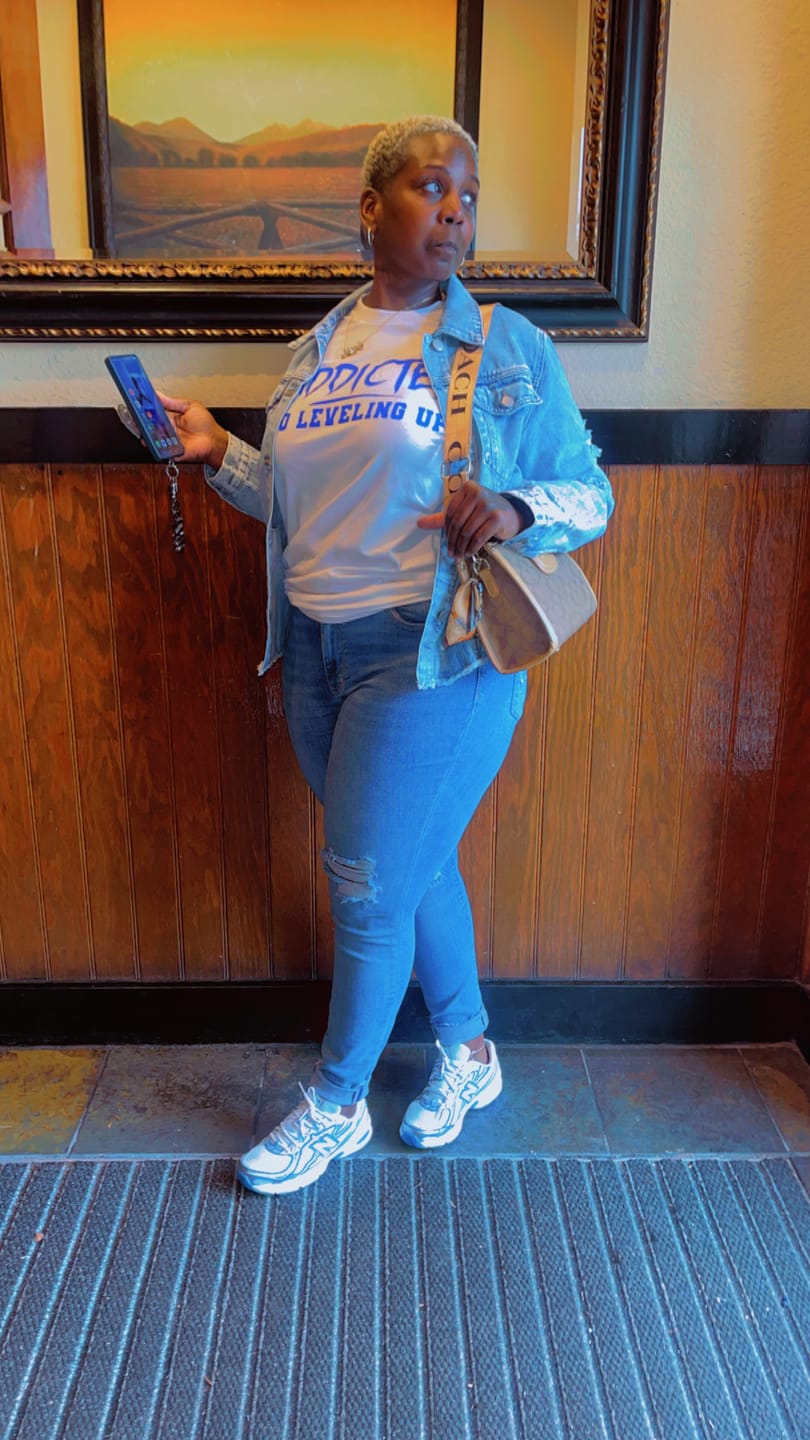 Customer photo review of Addicted To Leveling Up T-Shirt (White Shirt/B Royal Print)
