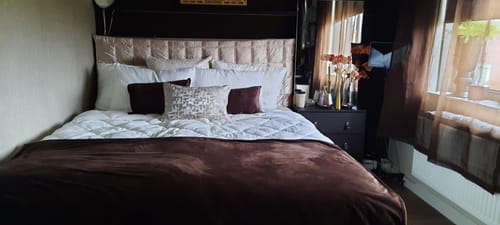 Customer photo review of Hotel Stripe Satin Offwhite Kissenbezüge 60x70cm 2er-Pack