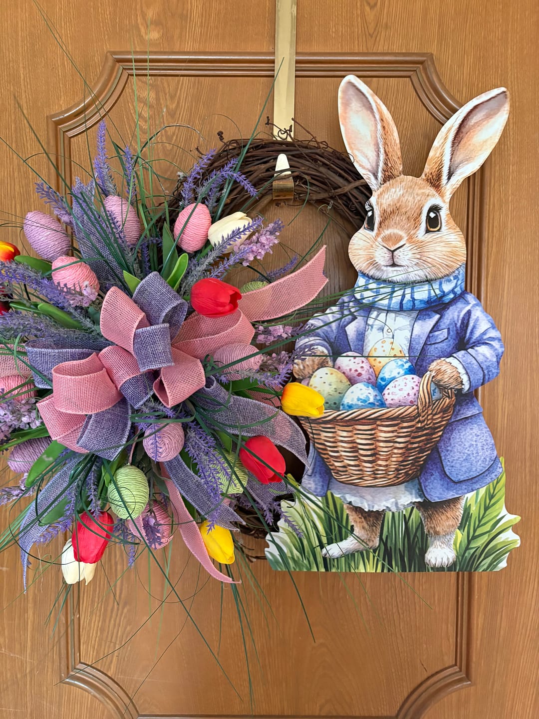 Customer photo review of 18" Oval Grapevine Wreath - DECOE-037