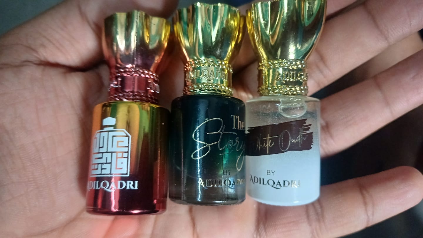 Customer photo review of White Oudh Luxury Attar Perfume
