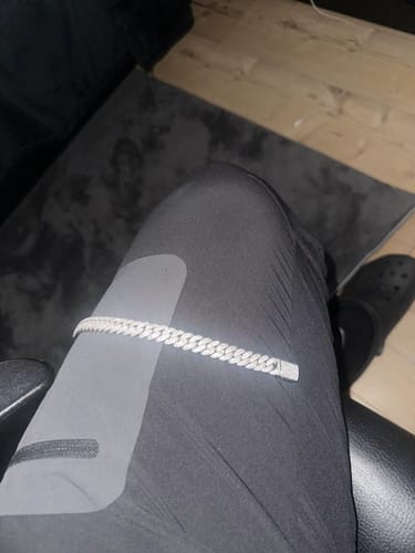 Customer photo review of 10MM 2 Rows VVS Moissanite Edge Cuban Link Chain