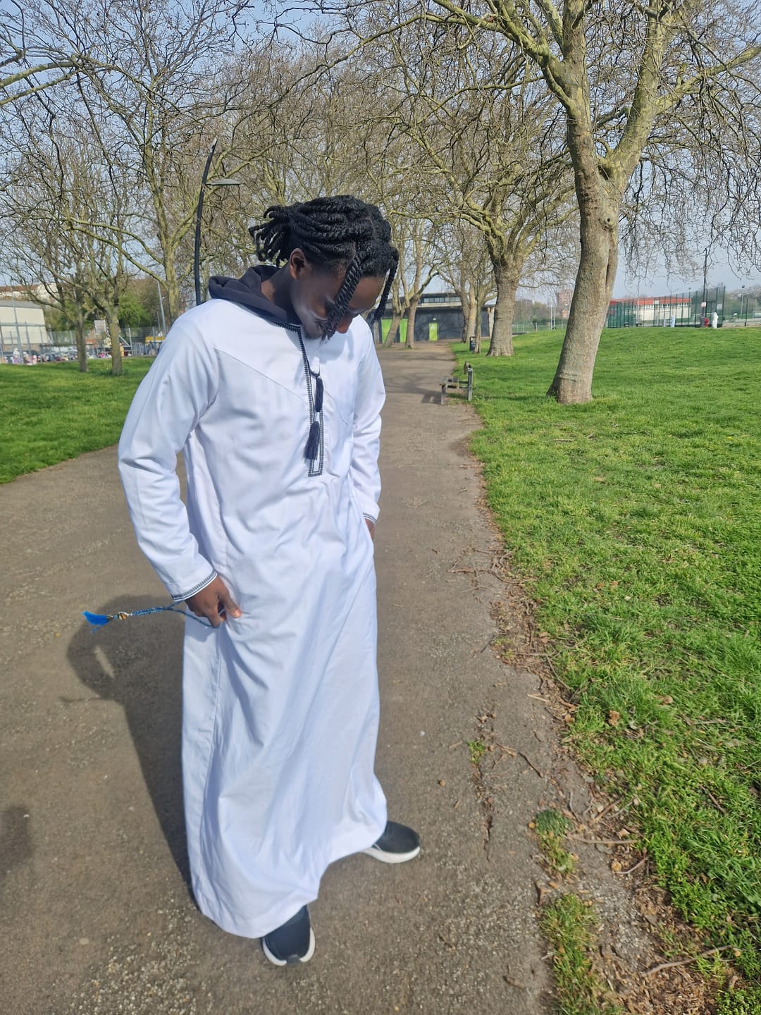 Customer photo review of Luxury White & Black Omani Thobe