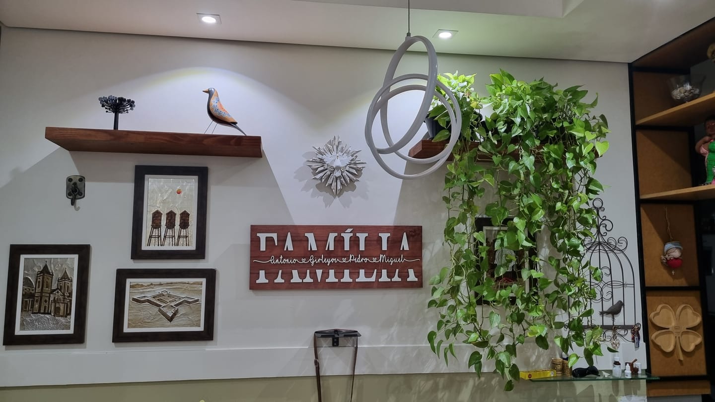 Customer photo review of Placa da Família Personalizada