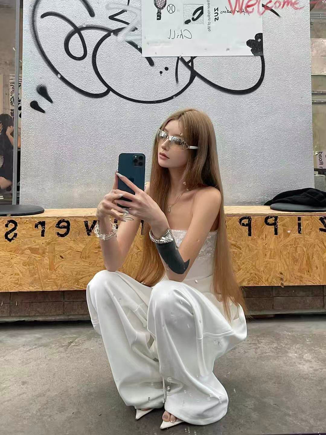 Customer photo review of ROVENTE Drawstring Wide-Leg Pants in White
