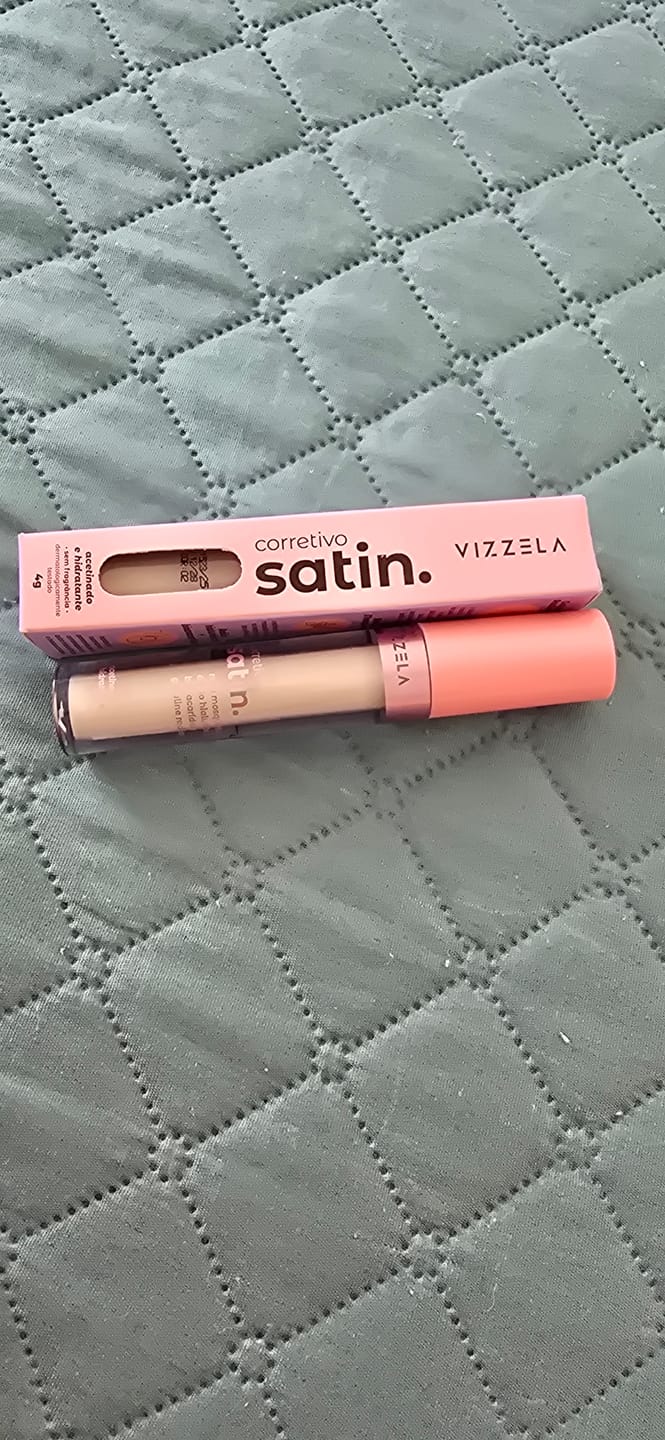 Customer photo review of Corretivo Líquido SATIN - Vizzela