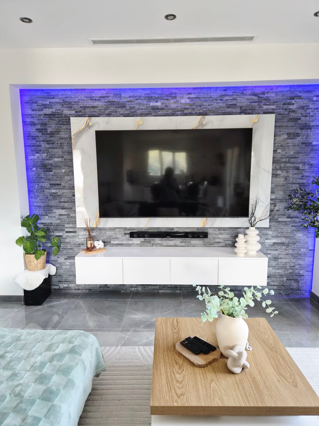 Customer photo review of Panneau Mural PVC Effet Marbre Doré – Étanche et facile à poser