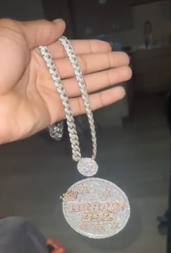 Customer photo review of 10MM 2 Rows VVS Moissanite Edge Cuban Link Chain