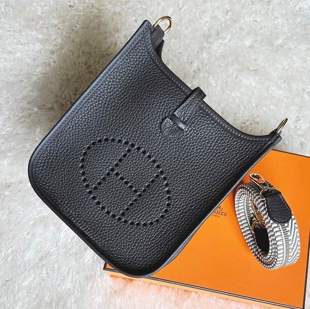 Customer photo review of Ev*lyn* 16