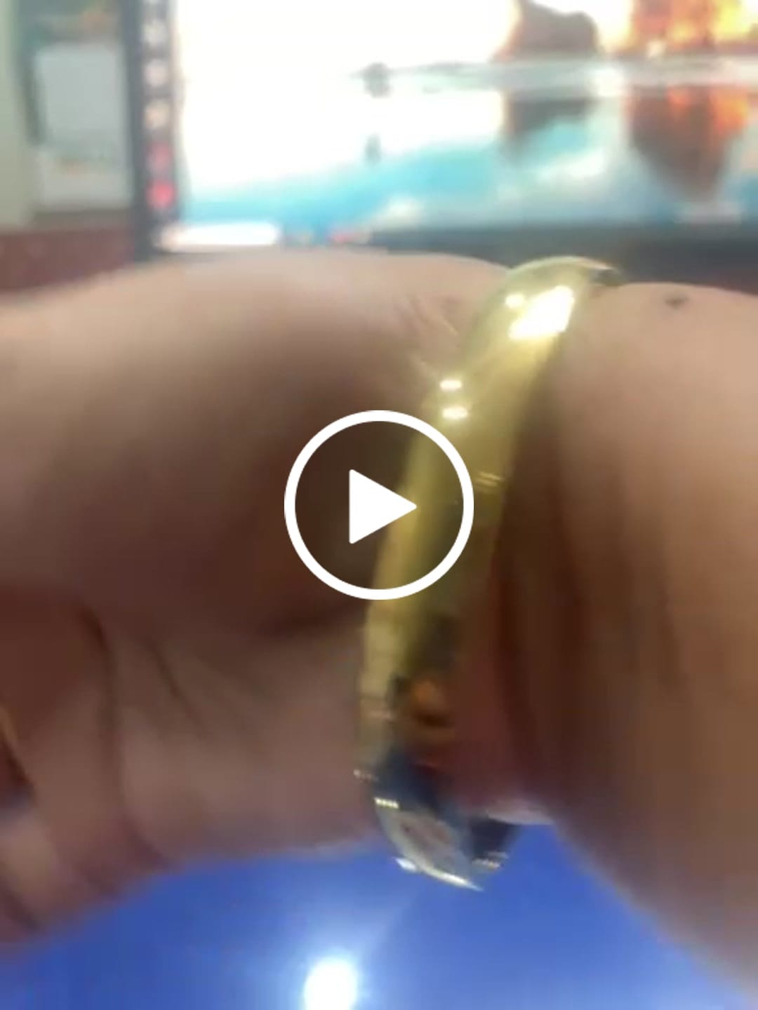Customer video review of Plain Gold Bangle Bracelet - 7 mm