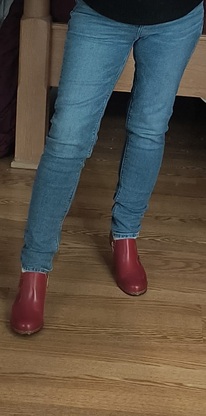 Customer photo review of Retro Pattern Leather Zipper Pumps