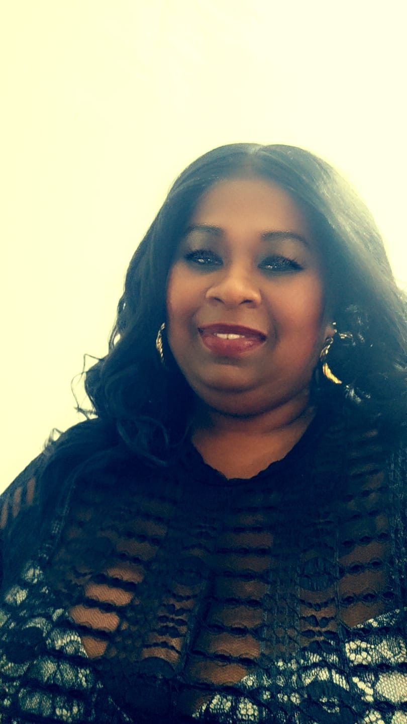 Customer photo review of Outre Melted Hairline Glueless HD Lace Front Wig - MH 104