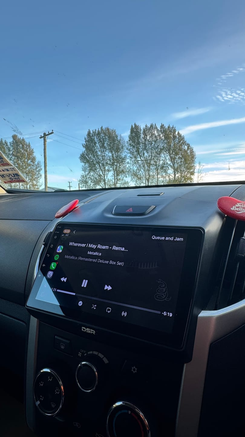 Customer photo review of Isuzu DMax 2012–2020 DSR Head Unit