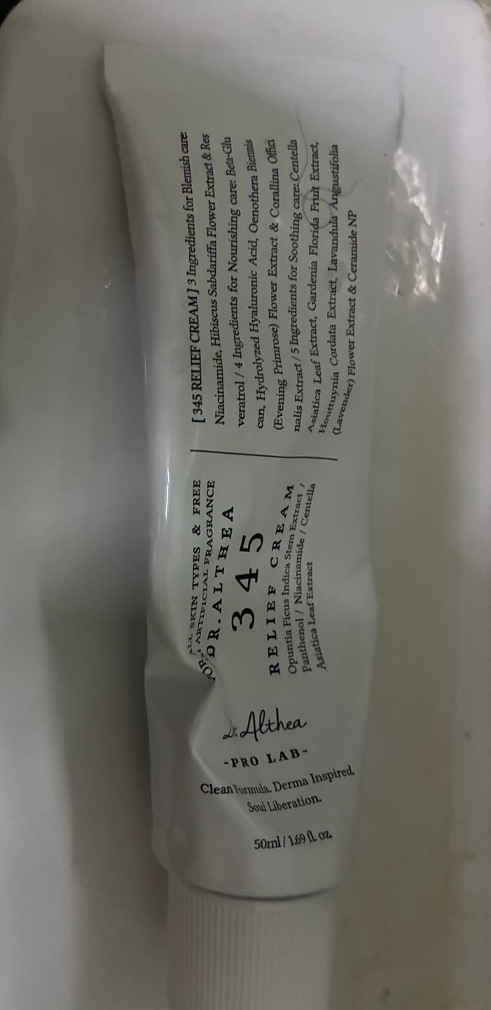 Customer photo review of كريم دكتور الثيا لترطيب البشرة والإصلاح المكثف  345 - 50 مل