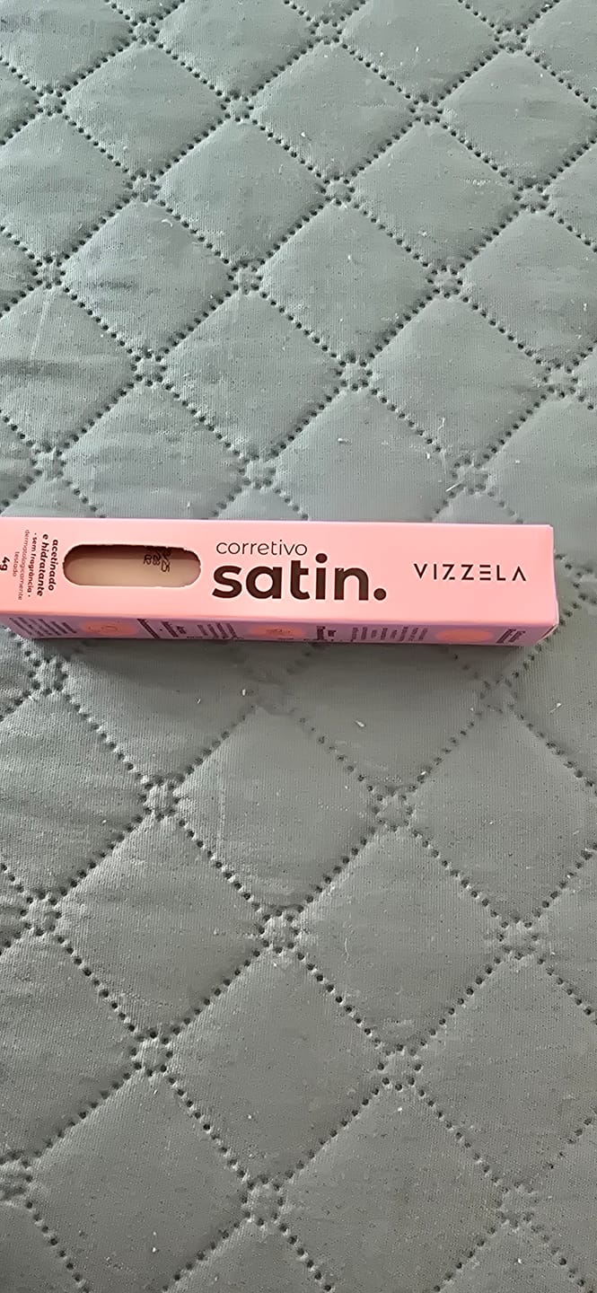 Customer photo review of Corretivo Líquido SATIN - Vizzela