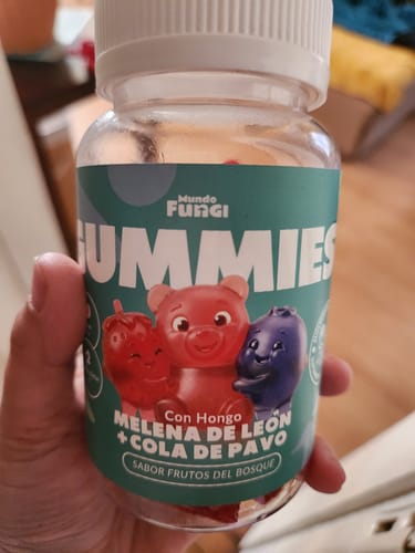 Customer photo review of Gummie Melena + Cola de Pavo