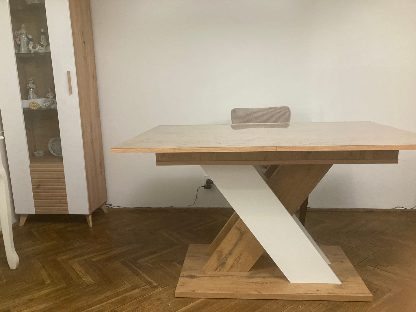 Customer photo review of Masa extensibila XARELTO, stejar/alb, PAL/furnir, 130/175x85x76 cm