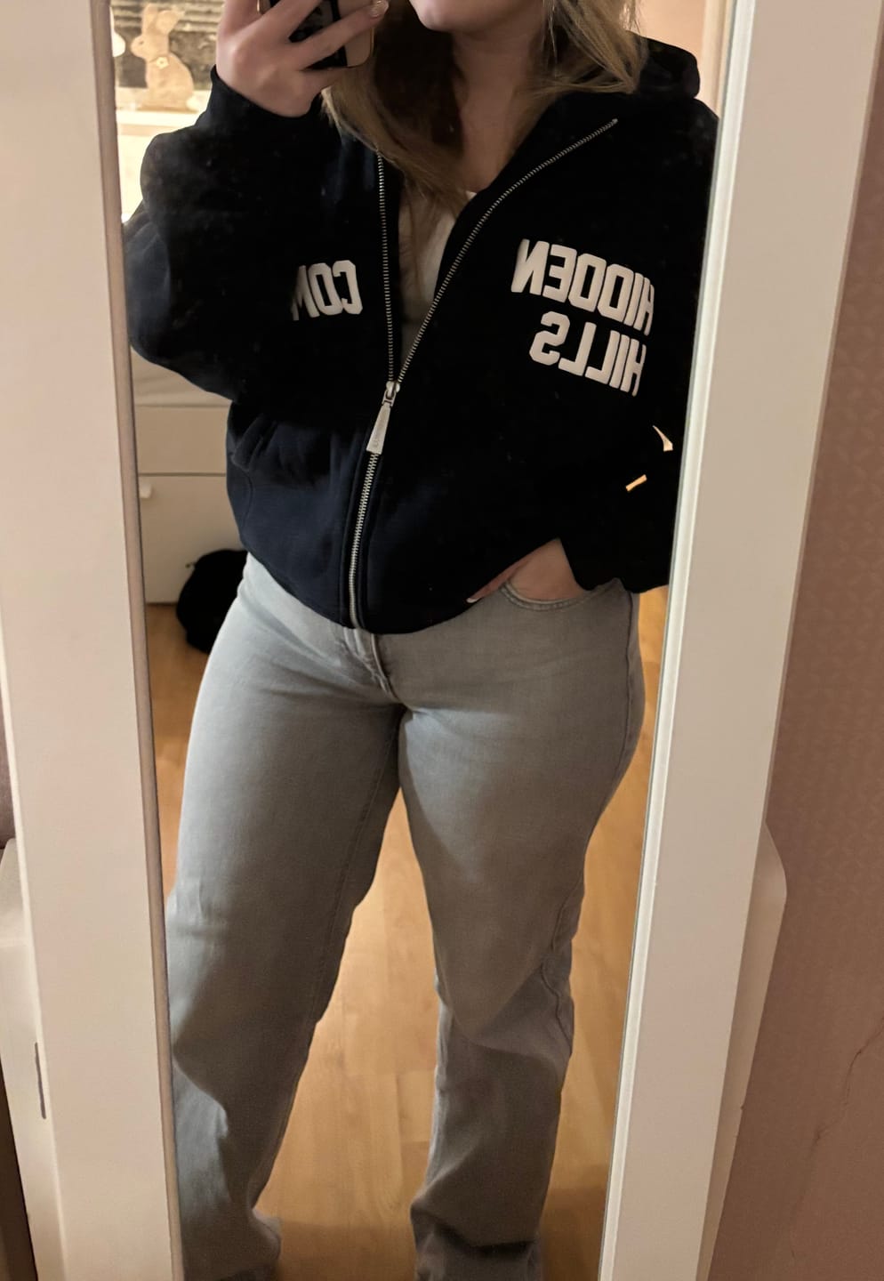 Customer photo review of GATED COMMUNITY ZIP HOODIE NAVY