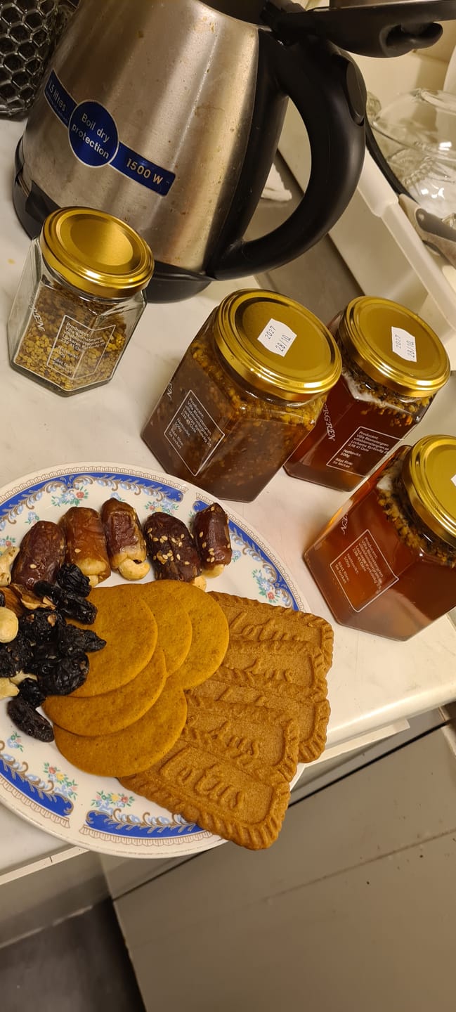Customer photo review of 2 kg flytande honung + 110g bipollen för 599kr ink. fri frakt!