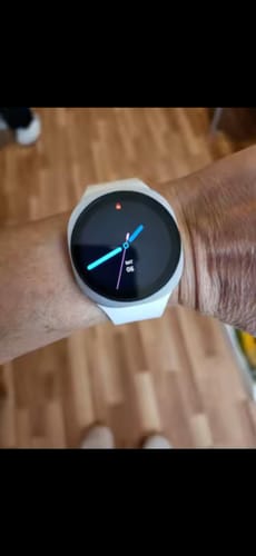 Customer photo review of MoveWatch 8 Mini.  Die stylische Alltagsfitnessuhr für Bewegung im Alltag