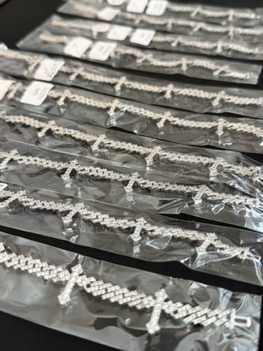 Customer photo review of 6MM Single Row VVS Moissanite Cuban Chain with 13mm Cross Link