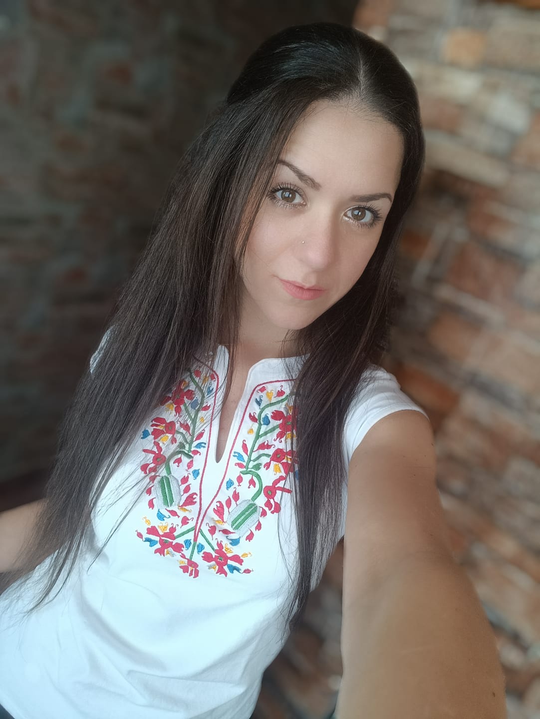 Customer photo review of Тениска с V-деколте "Дърво на живота"