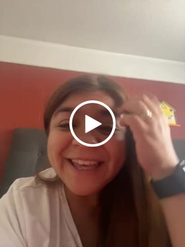 Customer video review of Gummie Melena + Cola de Pavo