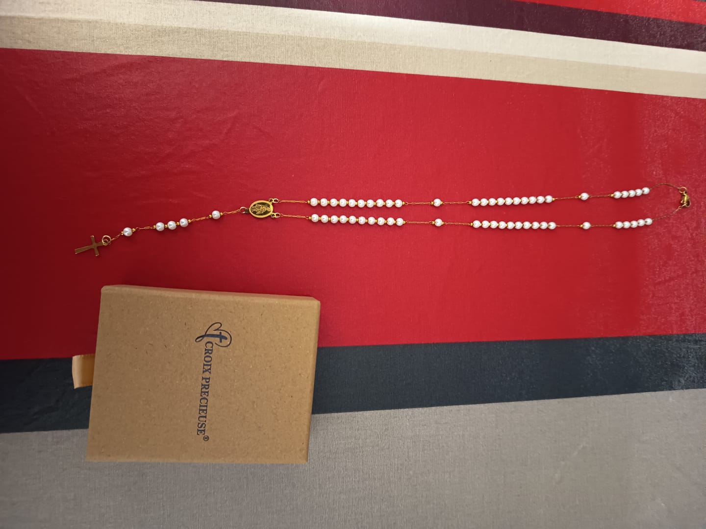 Customer photo review of Collier Croix Chapelet Élégant