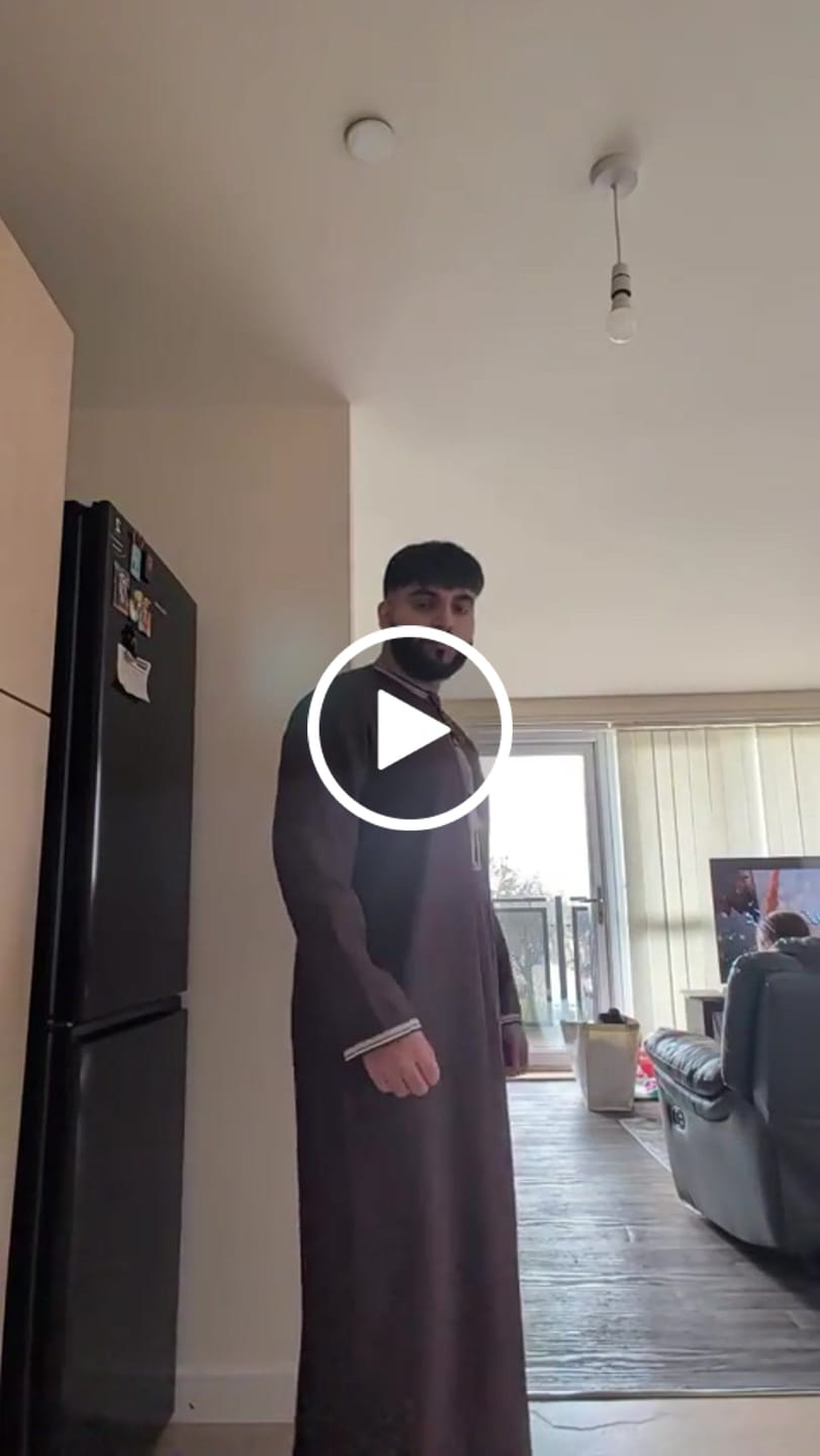 Customer video review of Luxury Chocolate Brown Omani Thobe