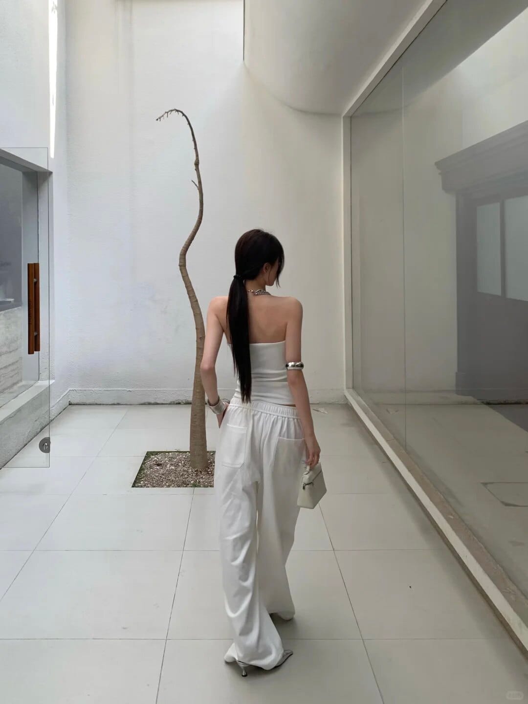 Customer photo review of ROVENTE Drawstring Wide-Leg Pants in White