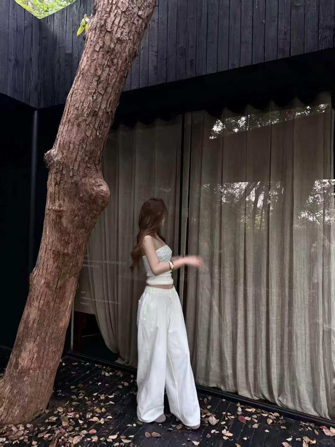 Customer photo review of ROVENTE Drawstring Wide-Leg Pants in White