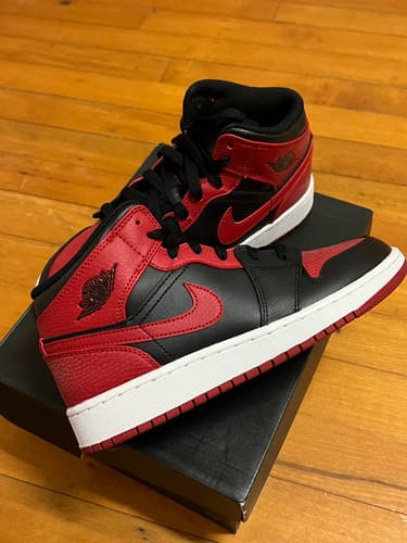 Customer photo review of Air Jordan 1 Mid GS Banned