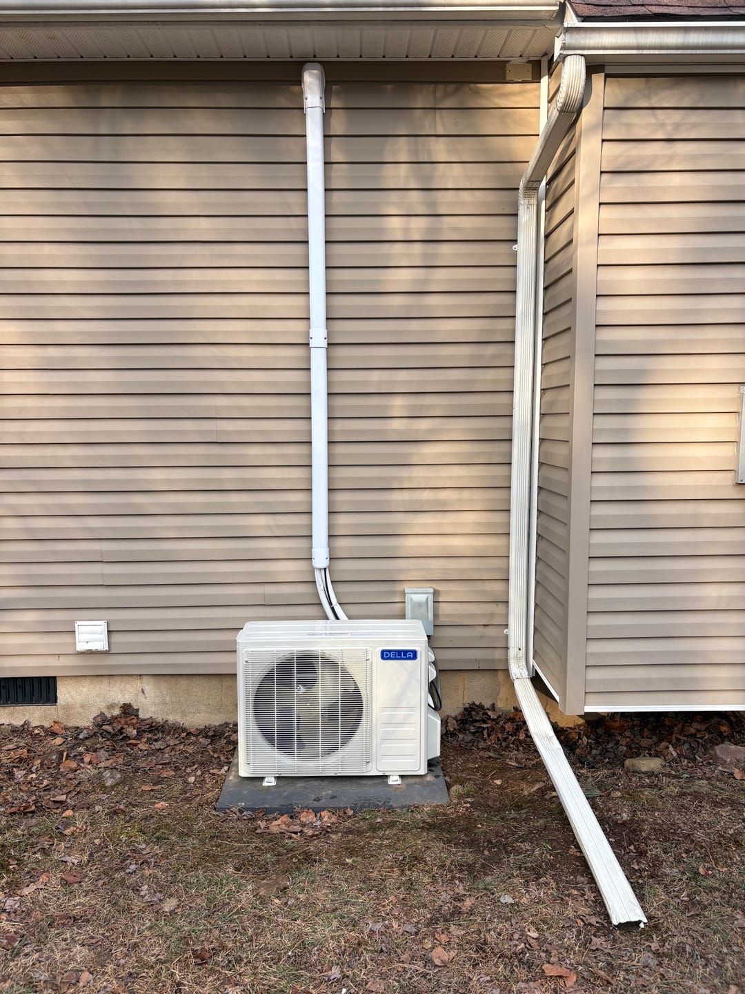 Customer photo review of DELLA Econo Series 23000 BTU 17 SEER2 Mini Split Heat Pump AC - Up to 1500 Sq.Ft.