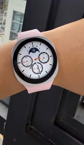 Customer photo review of MoveWatch 8 Mini.  Die stylische Alltagsfitnessuhr für Bewegung im Alltag