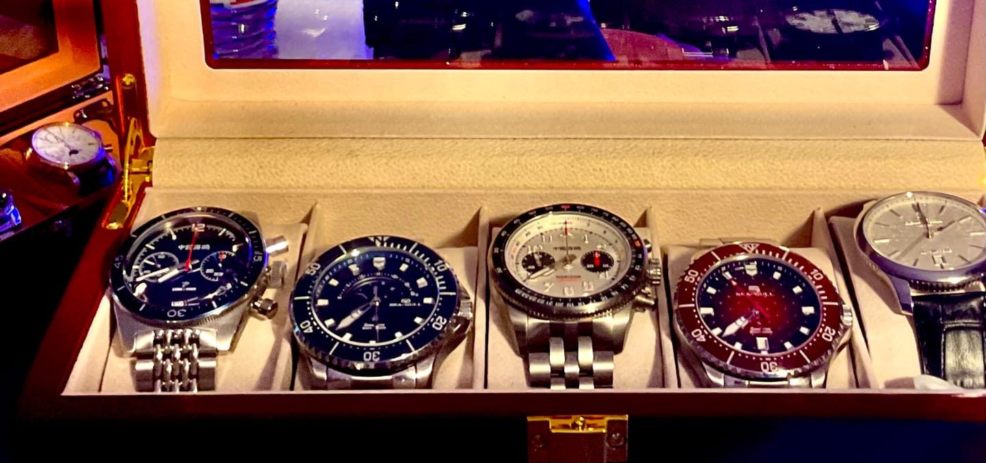 Customer photo review of Ocean Series Moon Phase Gradient Wave-textured Dial Diving Watch 43.5mm
