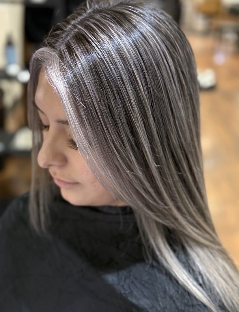 Customer photo review of Luvwin 13x4 Silky Salt & Pepper Long Straight Silver Wig 100% Human Hair