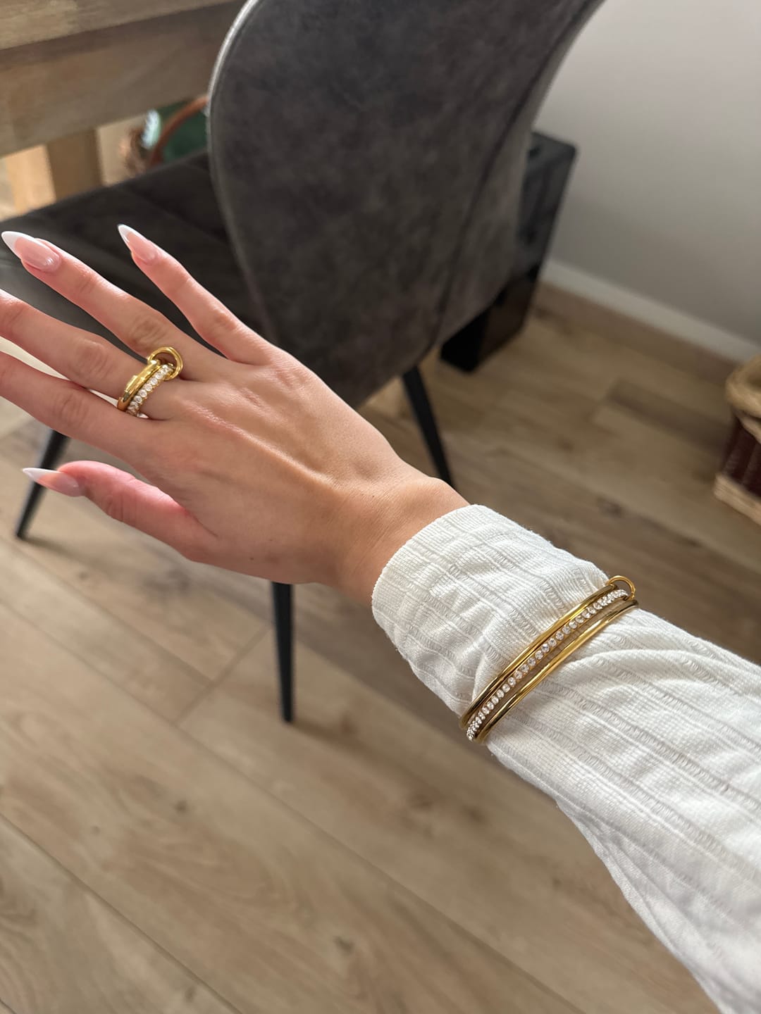 Customer photo review of Triple Pave Infinity Armreif 18K Vergoldet